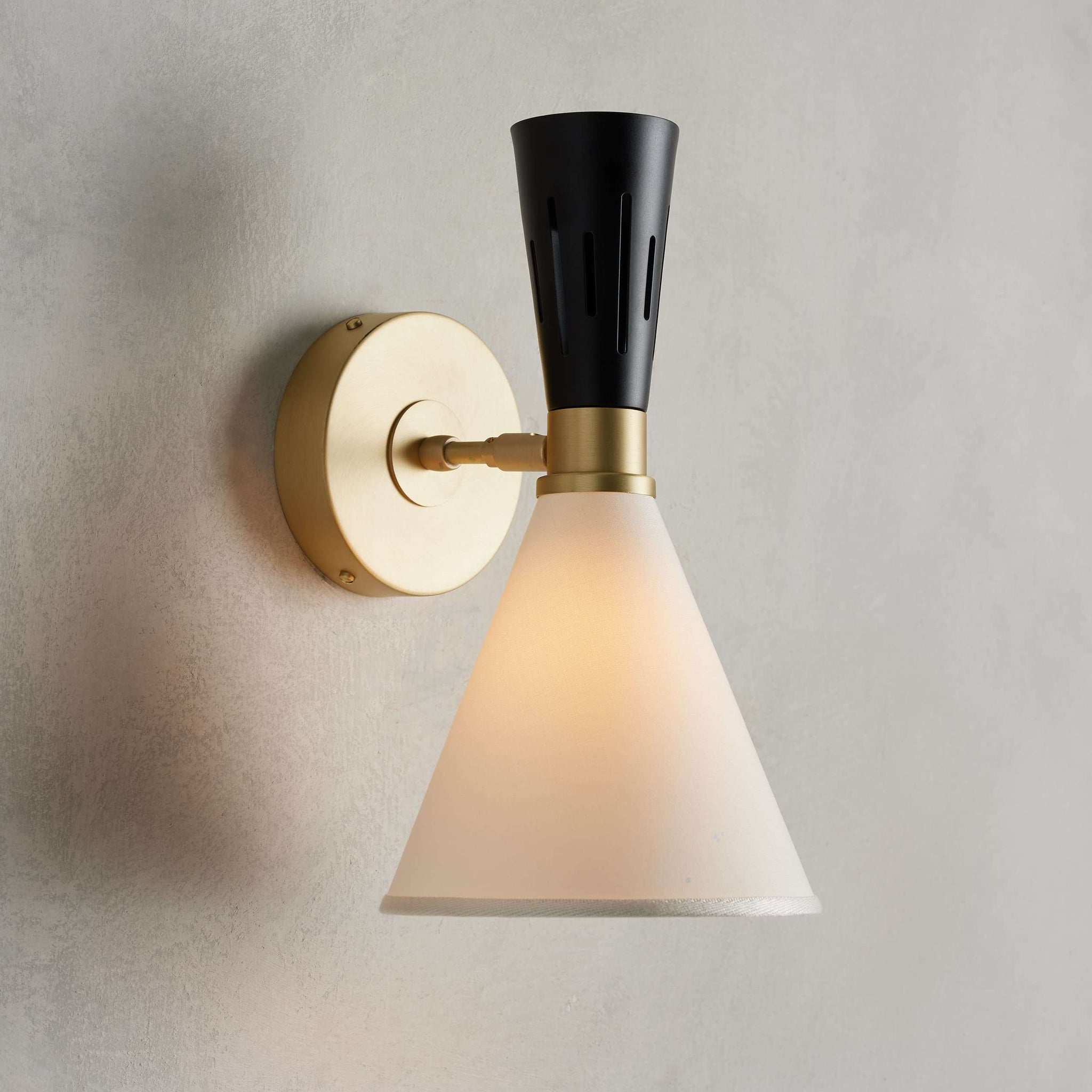 Olivia Ramsey Wall Sconce