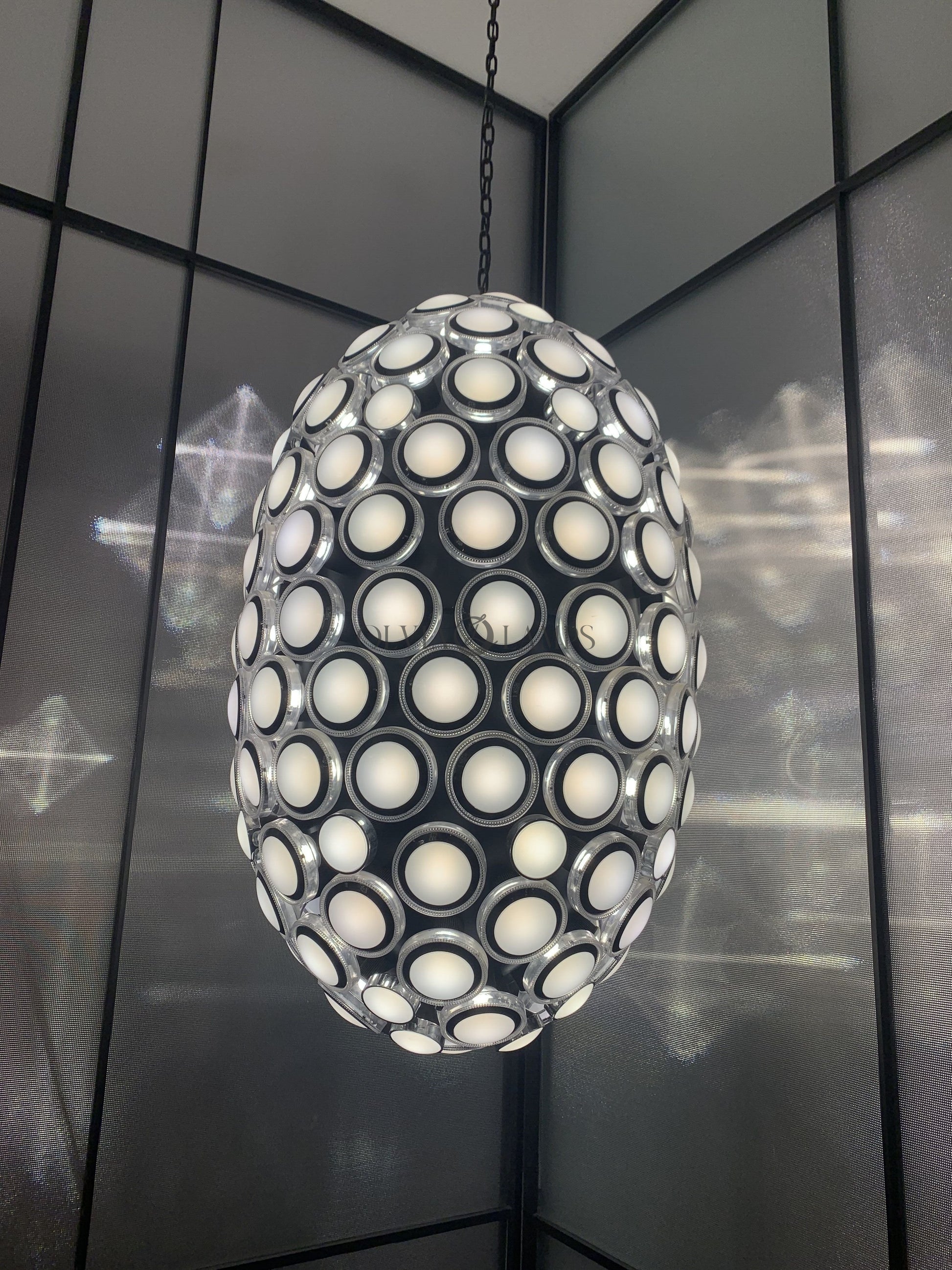 Modern Art Egg-shaped Chandelier Iconic Eyes LED Pendant Light For Dining Room/Living Room