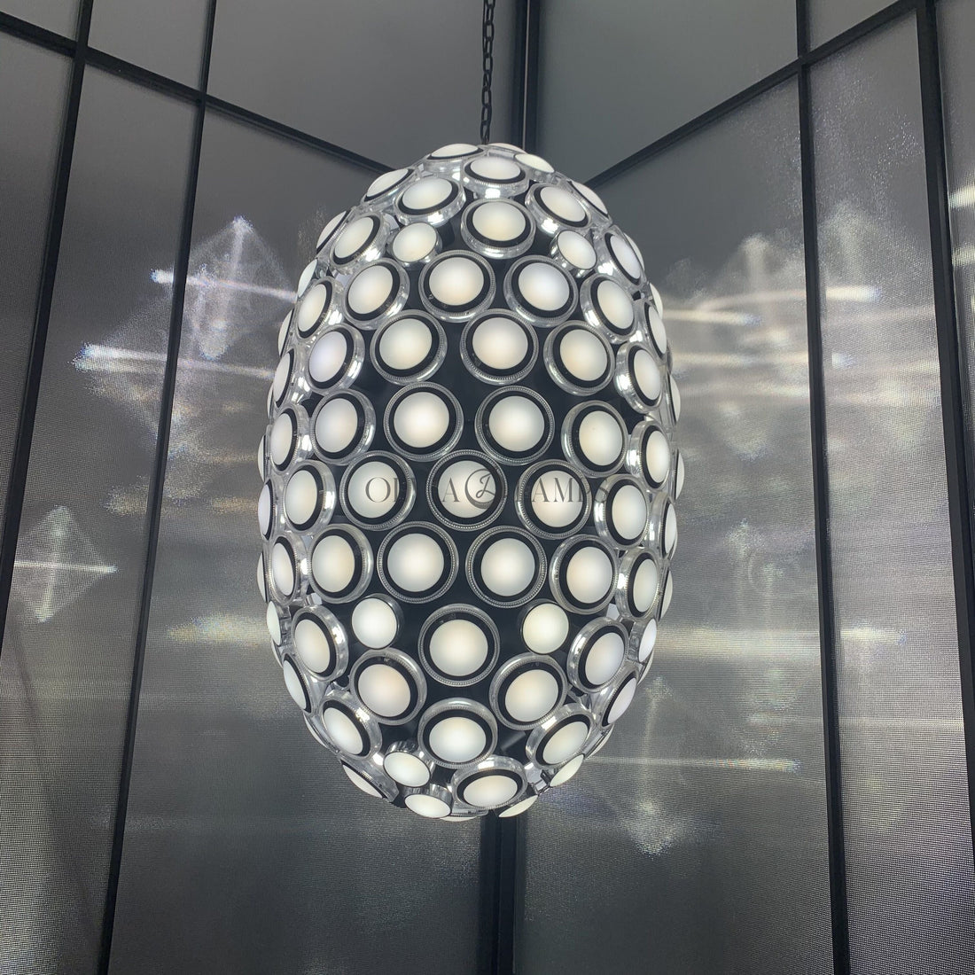 Modern Art Egg-shaped Chandelier Iconic Eyes LED Pendant Light For Dining Room/Living Room