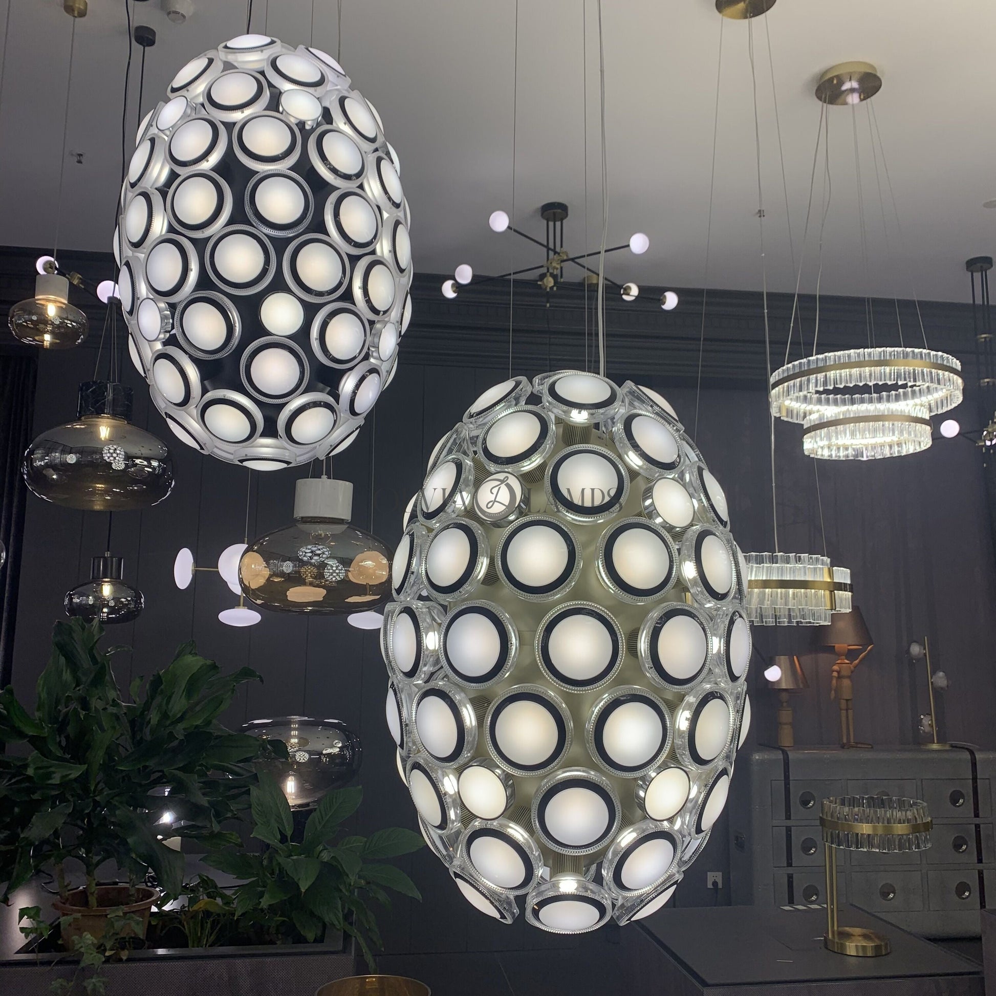 Modern Art Egg-shaped Chandelier Iconic Eyes LED Pendant Light For Dining Room/Living Room